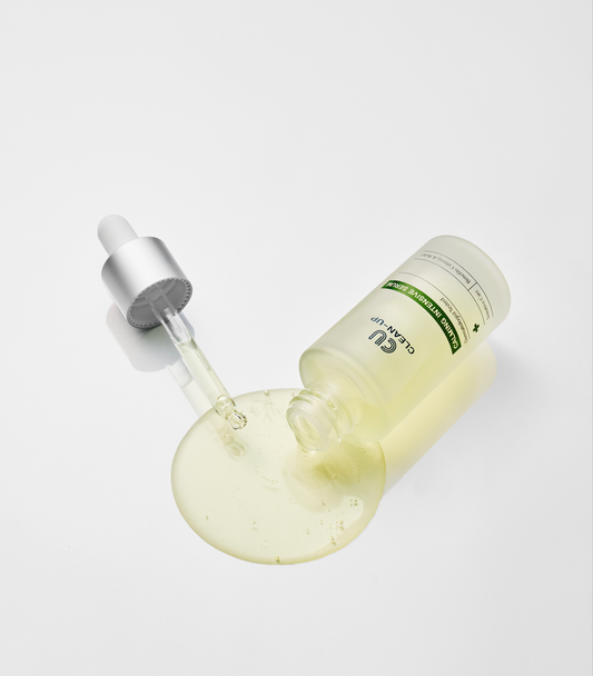 CUSKIN CLEAN-UP intensyviai raminantis veido serumas su vitaminu K skirtas jautriai ir probleminei odai, 30ml